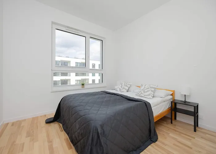 Air Conditioned In With Parking, Balcony And Bathtub By Renters شقة