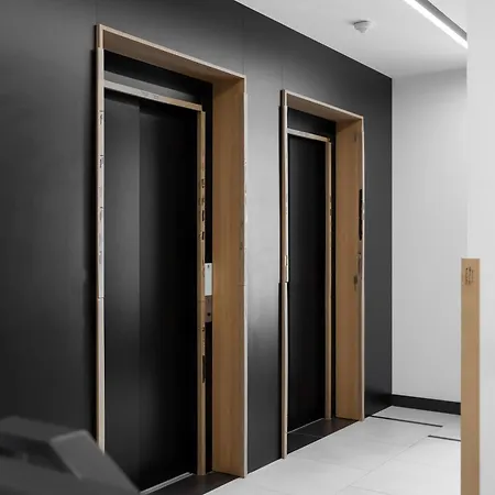 公寓 Air Conditioned In With Parking, Balcony And Bathtub By Renters